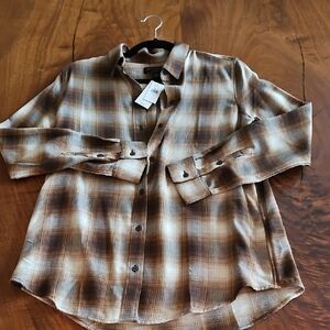 NWT Banana Republic Factory boyfriend fit button down shirt size small